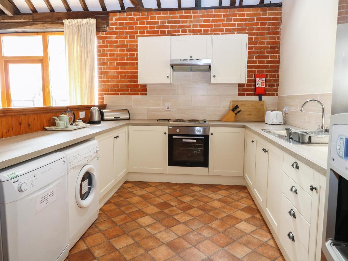 Pear Tree Villa Wood Norton Ngoại thất bức ảnh