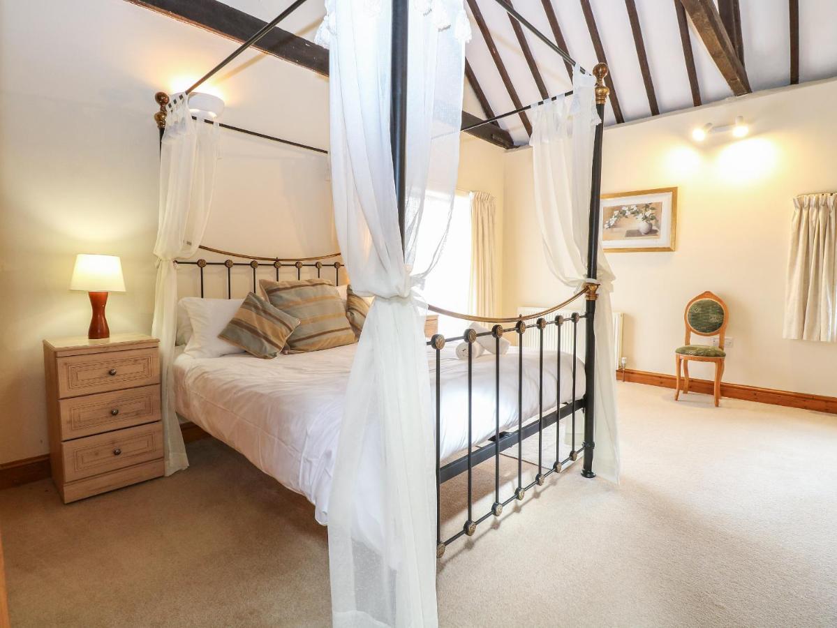 Pear Tree Villa Wood Norton Ngoại thất bức ảnh